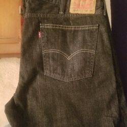 LEVIS (514)  SIZE 42/30 NEW NEVER WORN