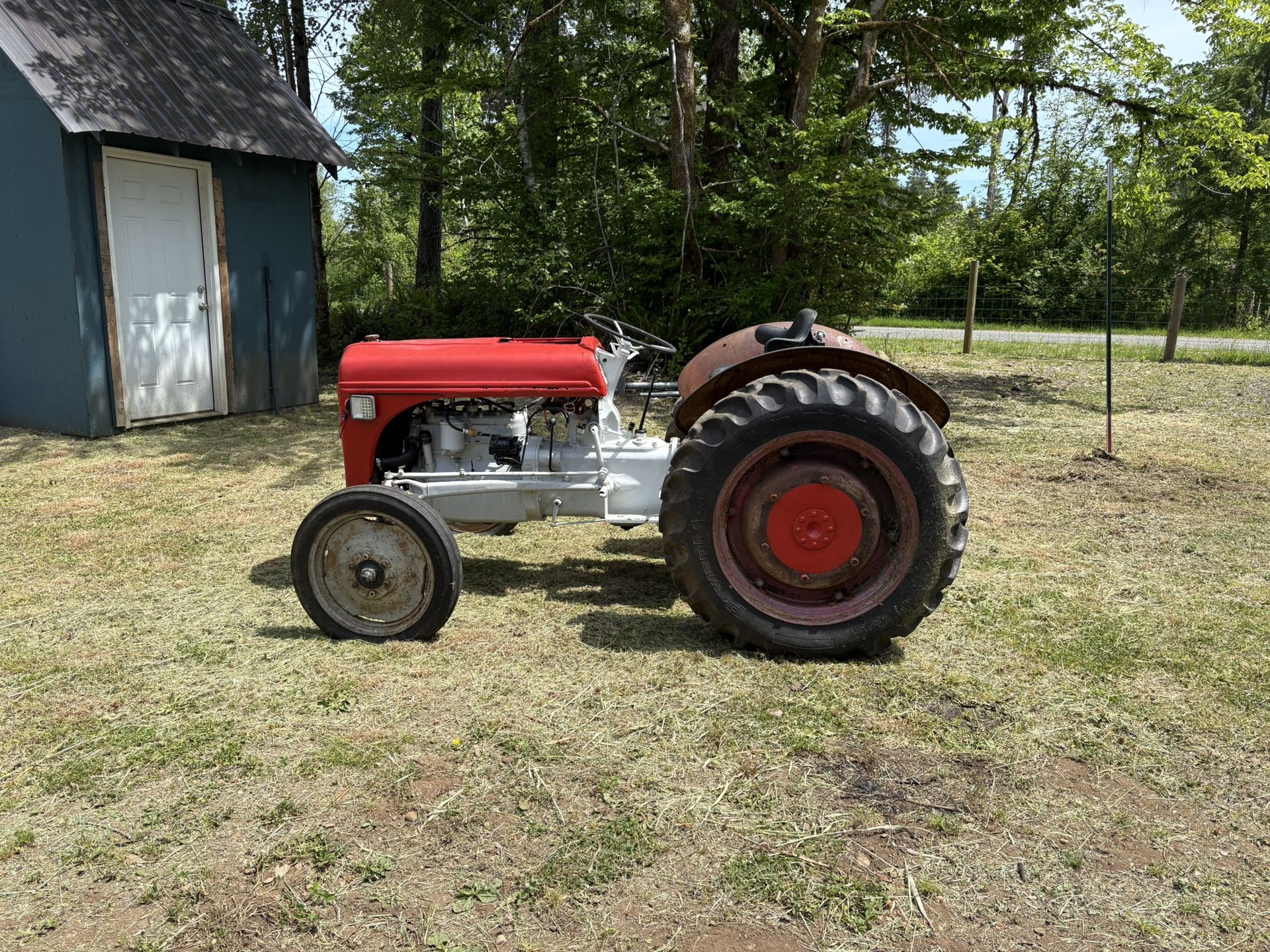 2 Tractors Ford 8n