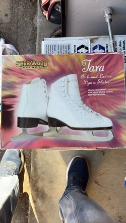 Hockey skates