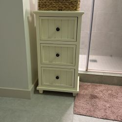 Off-white Nightstand