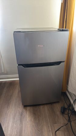 Mini fridge