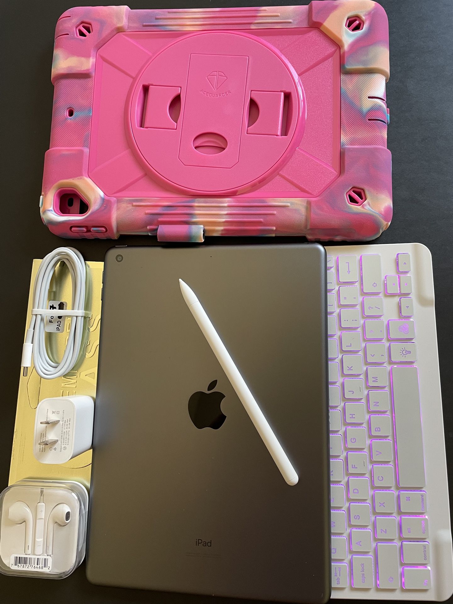 Apple IPad 7th Generation (10.2” Retina / IOS 18 / Touch ID ) 32GB with stylus pen, keyboard, case & Accessories (128GB $249)