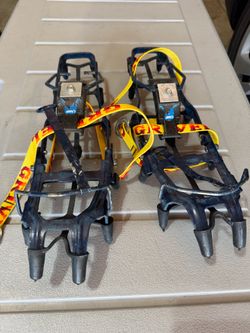 Mountaineering Crampons