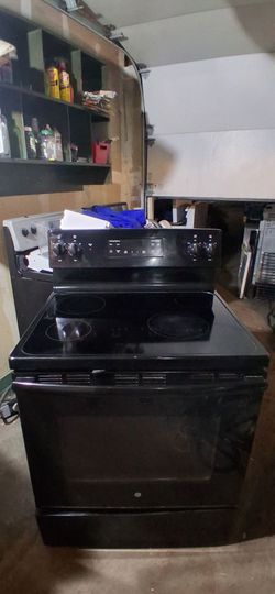 GE Black Glass Top Range (Stove/Oven) - Can Deliver