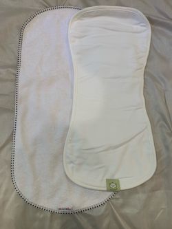 6 Munchkin Waterproof Changing Pad Liners and 10 Keababies Burp Cloths
