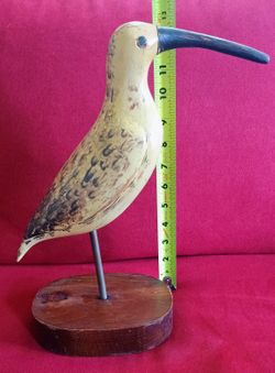 Bird Watchers and collectors 1960s vintage hand carved wood Sandpiper. See our other great vintage art antiques jewelry watchers furniture comic books