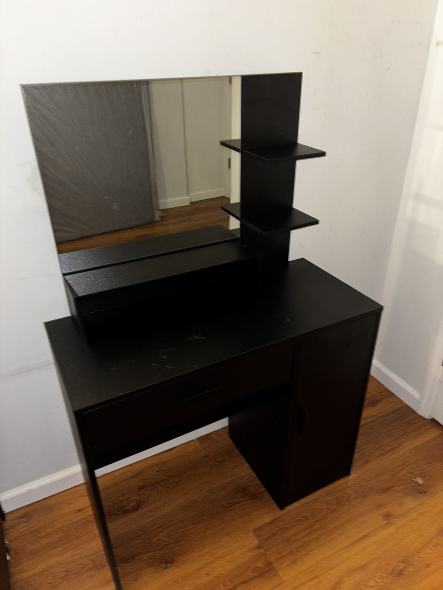 Black Vanity With Mirror And Drawers
