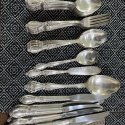 WM Rogers & Son Victorian Rose 1954 Vintage Silver-Plated Ornate Flatware Set 8