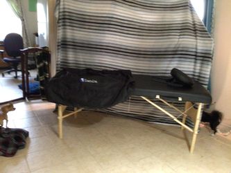 Deluxe Earthlite Massage Table