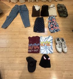 Big Lot Of Mens and girls clothes. Levi’s, Dickies, Nike and more!