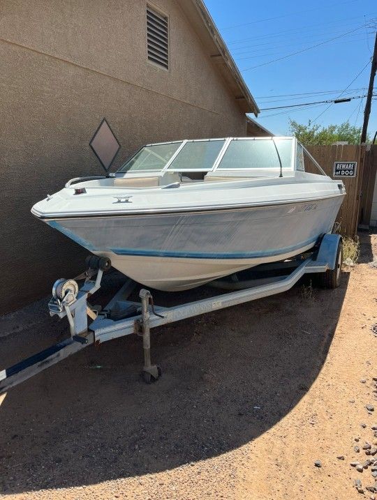 1988 Four Winns Runabout 16'