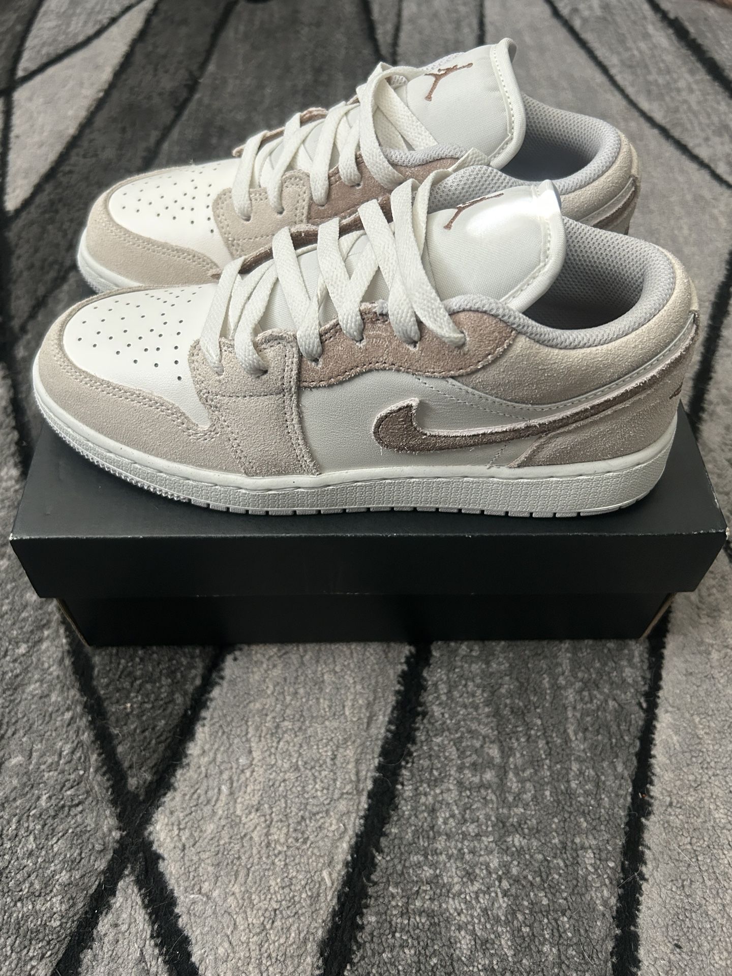 Boys Jordan 1 Low Legend GS