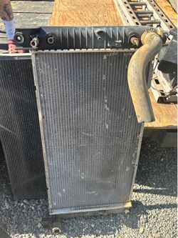 01 Tahoe radiator