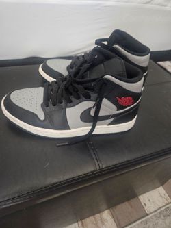 Jordan One Mid Shoes