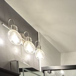 Bathroom light fixture