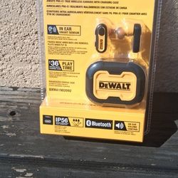 De Walt Bluetooth Earbuds