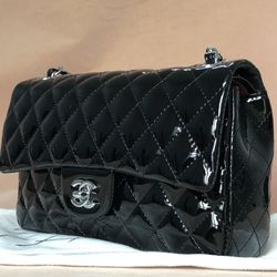 Black 𝐂𝐇𝐀𝐍𝐄𝐋 Patent Jumbo Single Flap Bag