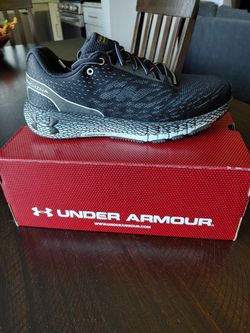 Men's - Under Armour HOVR Machina Size 10