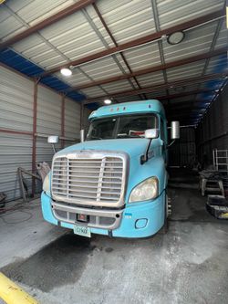 SEMI TRUCK FOR SALE