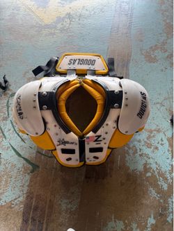 Douglas Z  Adult Large 19”-20” Football Shoulder Pads