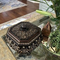 Center Piece For Any Coffee Table Or Dining  , Entry Table, lidded trinket box   jewelry casket  , ornamental keepsake box.
