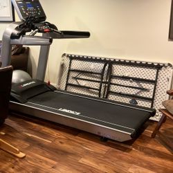 Landice treadmill Model L8