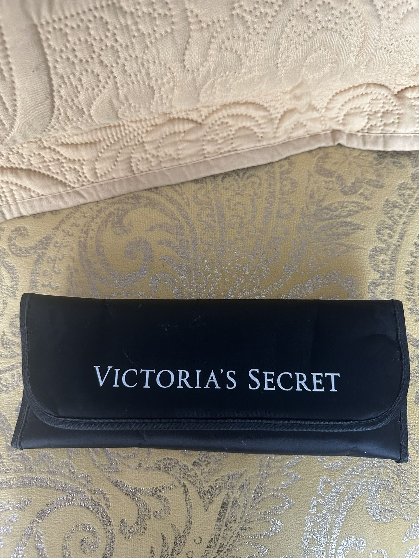 Victoria’s Secret 4 Piece Makeup Brush Set 
