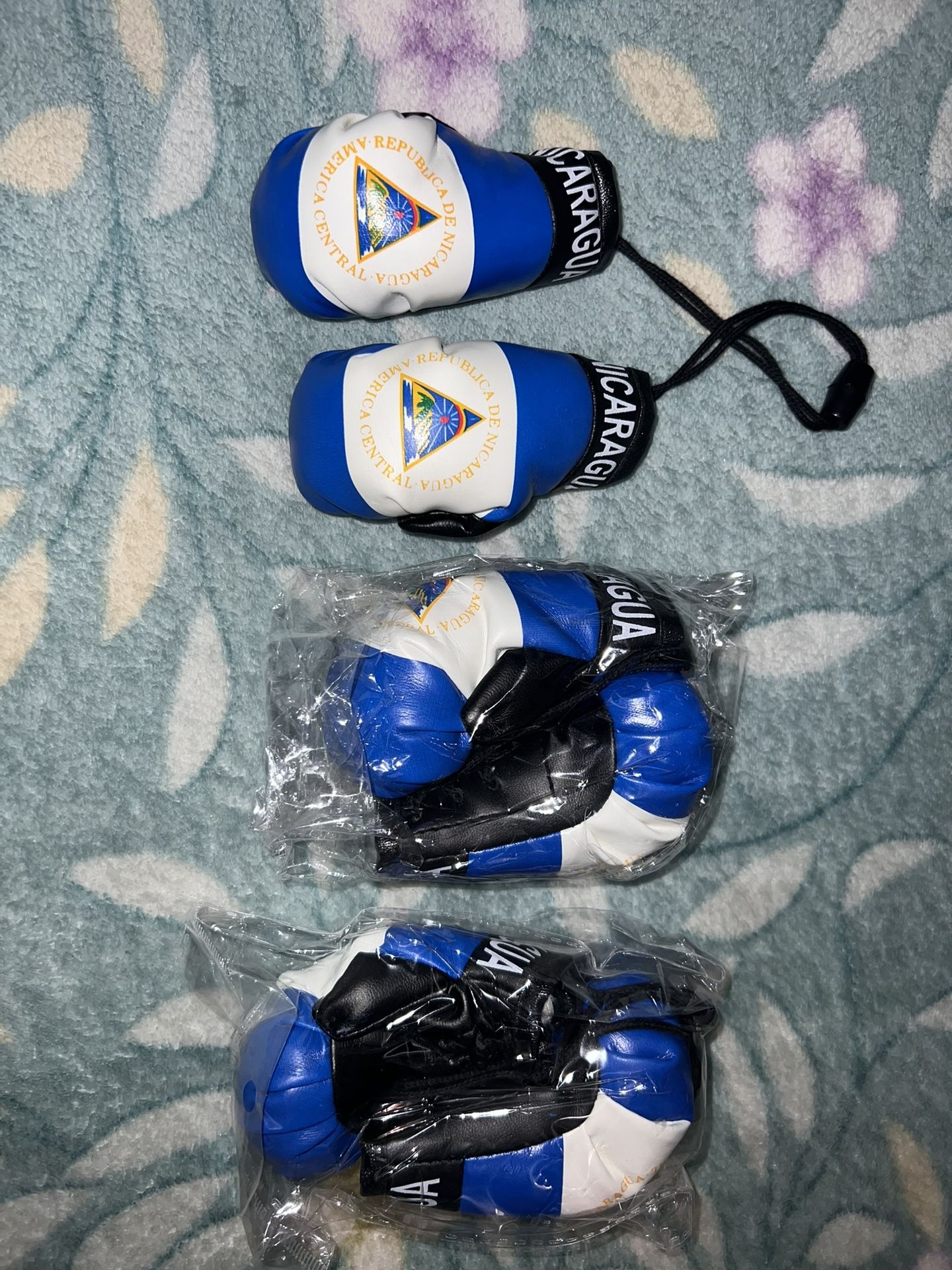 Sale!! 3.pairs Nicaragua Mini Car Boxing Gloves
