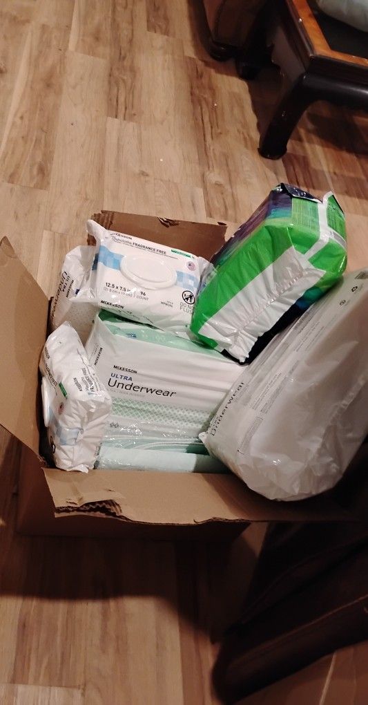 Size Small Diapers Wipes x 2 Chux Pads