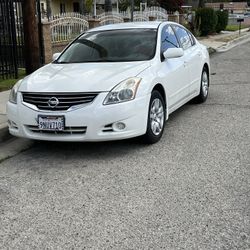 Nissan Altima  2012