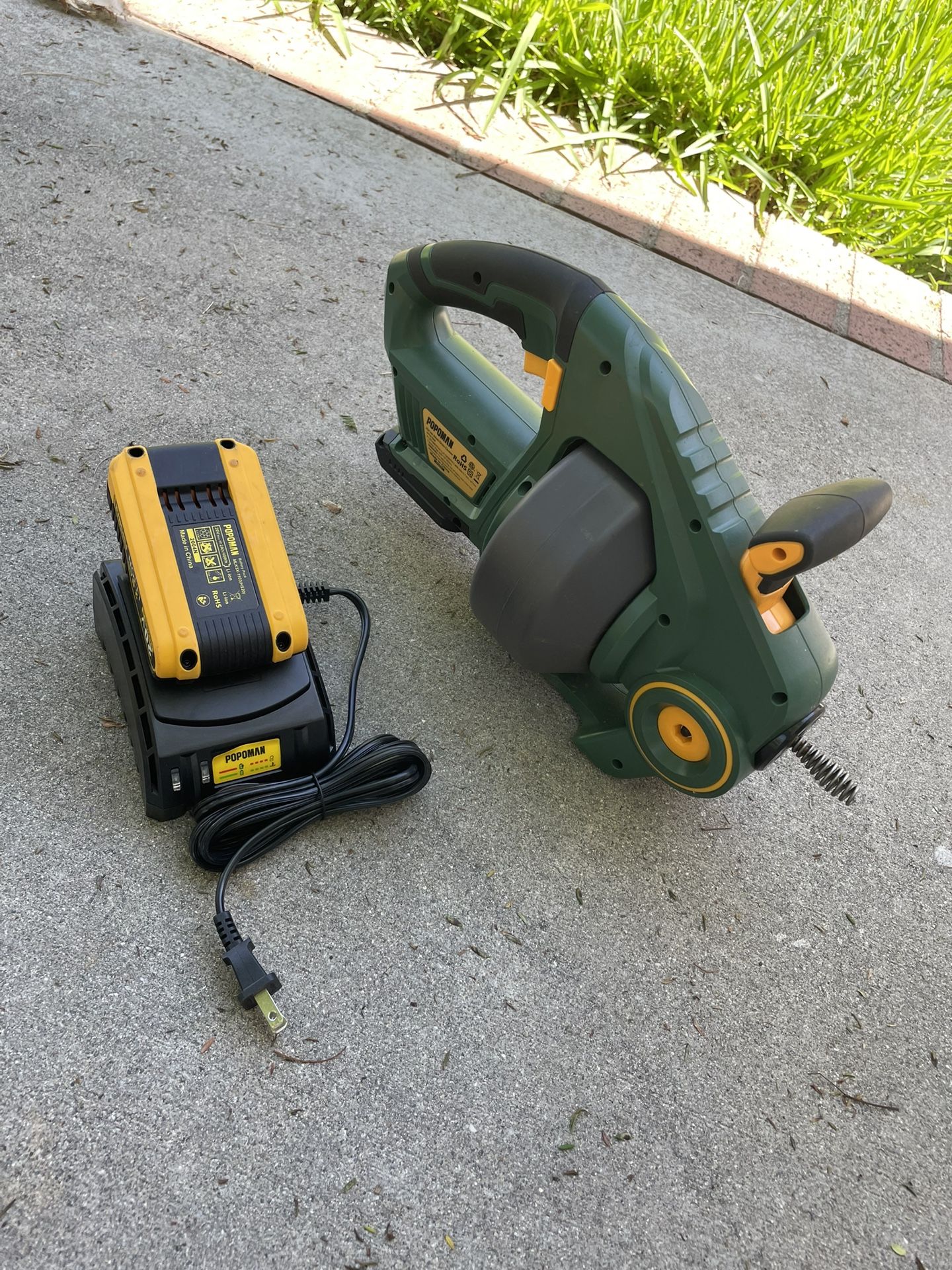 Cordless 25ft Drain Auger