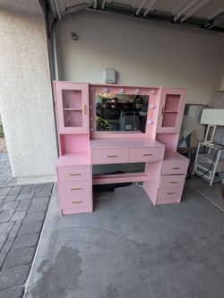 Excellent Condition! Pink Vanity Desk with Mirror and Lights $80 only!