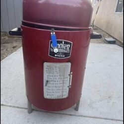 little red woodchip smoker bbq 