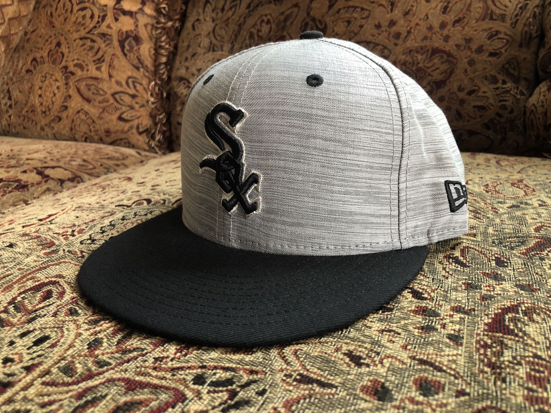 Chicago White Sox Hat New Era 59Fifty 7 3/8 Black Silver Fitted Flat Brim MLB  Baseball for Sale in Frankfort, IL - OfferUp