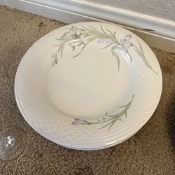 Vintage Renoir China Daffodils And Glassware