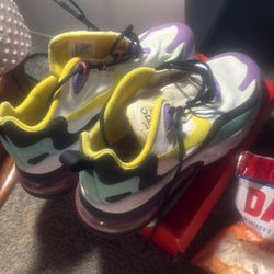 Nike Air Max 270 React 