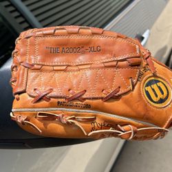 Wilson A2000 Series Left Handed A2002 XLC Outfielders Glove Mitt