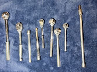 Mixed Ratchet Wrenches and Extensions Set