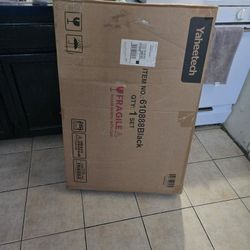 Brand NEW Massage Table By Yaheetech In Black