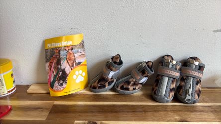 Pet shoes