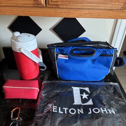 Travel Bags with igloo thermos and insulated carry bag - ALL for $8