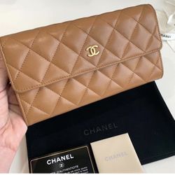 Chanel Classic Wallet (lamb Skin) 