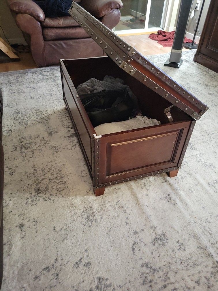 Wood And Leather Coffee Table/Ottoman With Storage