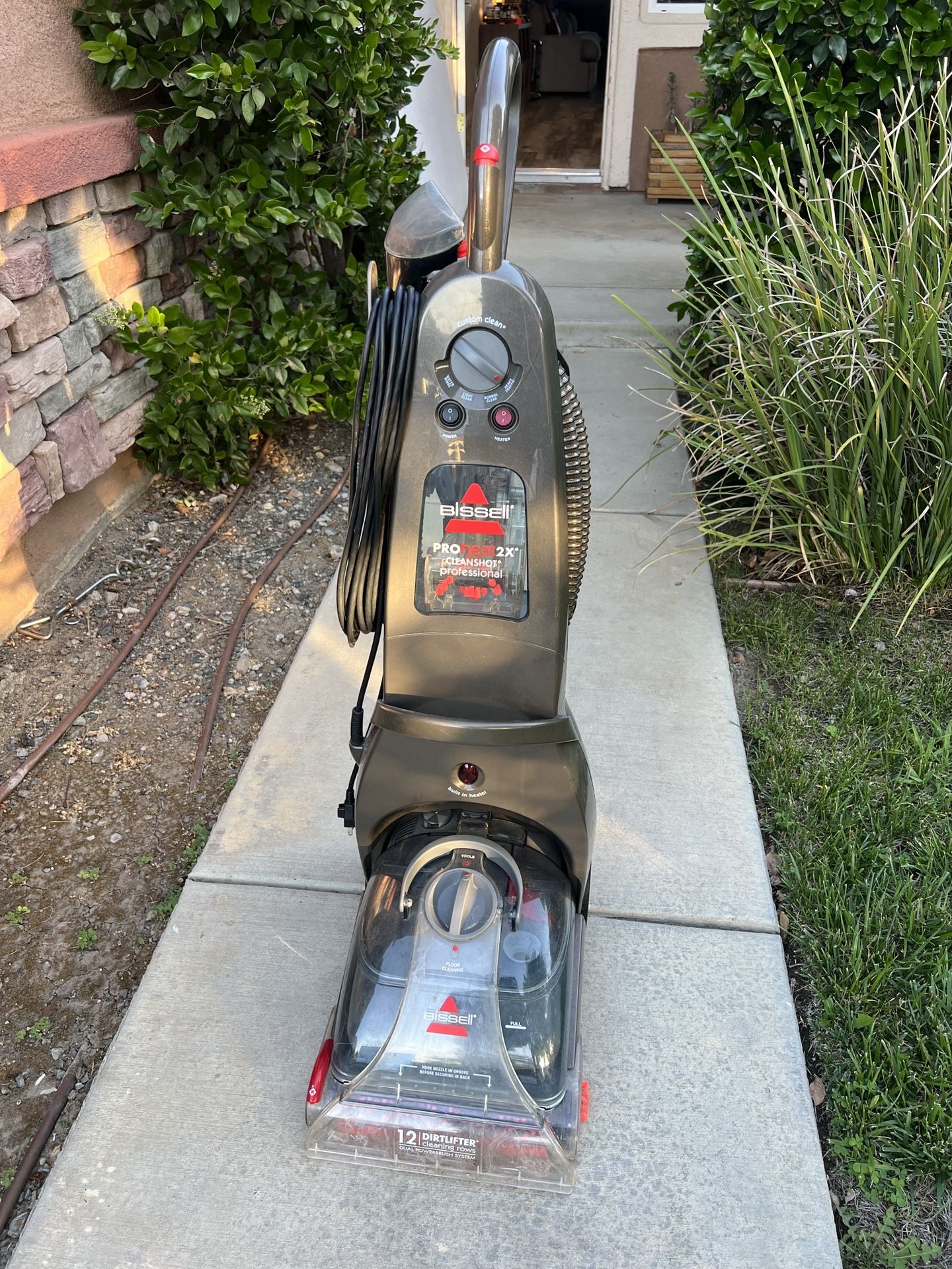 Bissell ProHeat 2X CleanShot Upright Carpet Cleaner