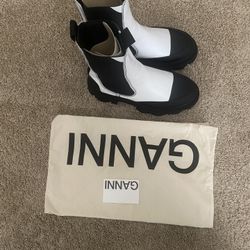 Ganni Chelsea Boots 