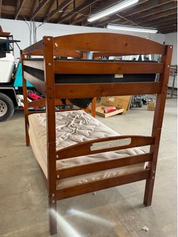 Bunk bed with mattress