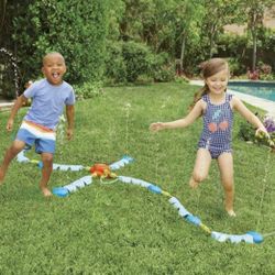 Little Tikes Dancing Sprinkler
