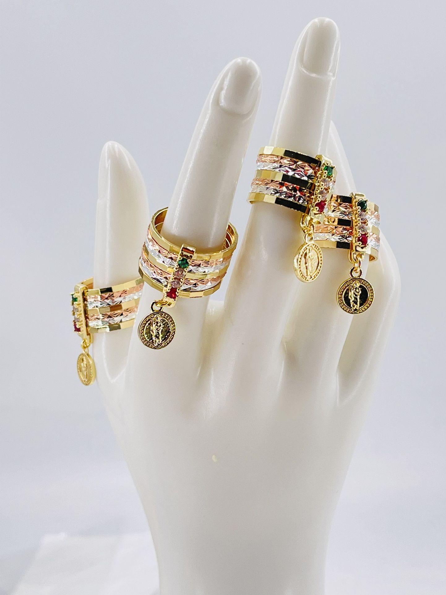 Anillos semanario San Judas orò laminado con piedras/Weekly rings San Judas gold plated with Size 8 9 10