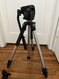 Manfrotto 501 Fluid Video Head + 055CL Tripod Legs & Bag