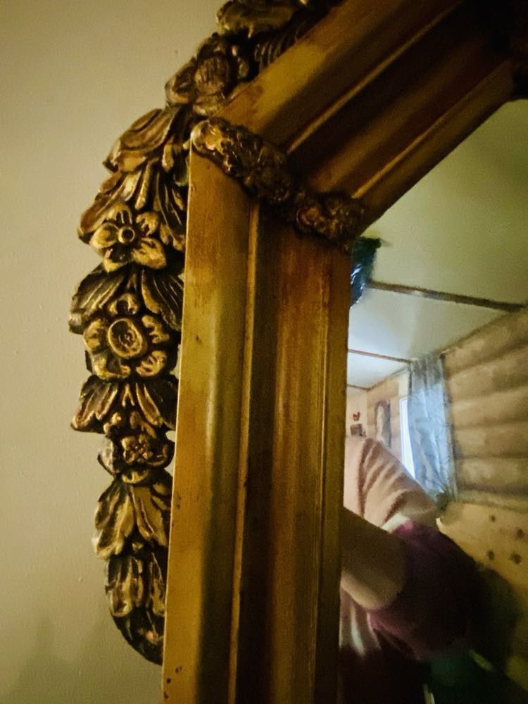 Antique Mirror Resembles Jolson 